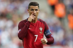 欧宝娱乐-哈登回归赛场，败北首场状态亮眼，快船观众沸腾！