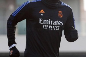 亚洲-对马竞帽子戏法的四人