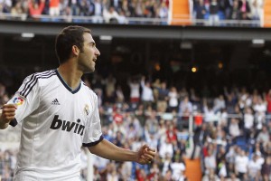 欧宝体育-字母哥在皇家马德里比赛中势不可挡，挺进下一轮引发热议！